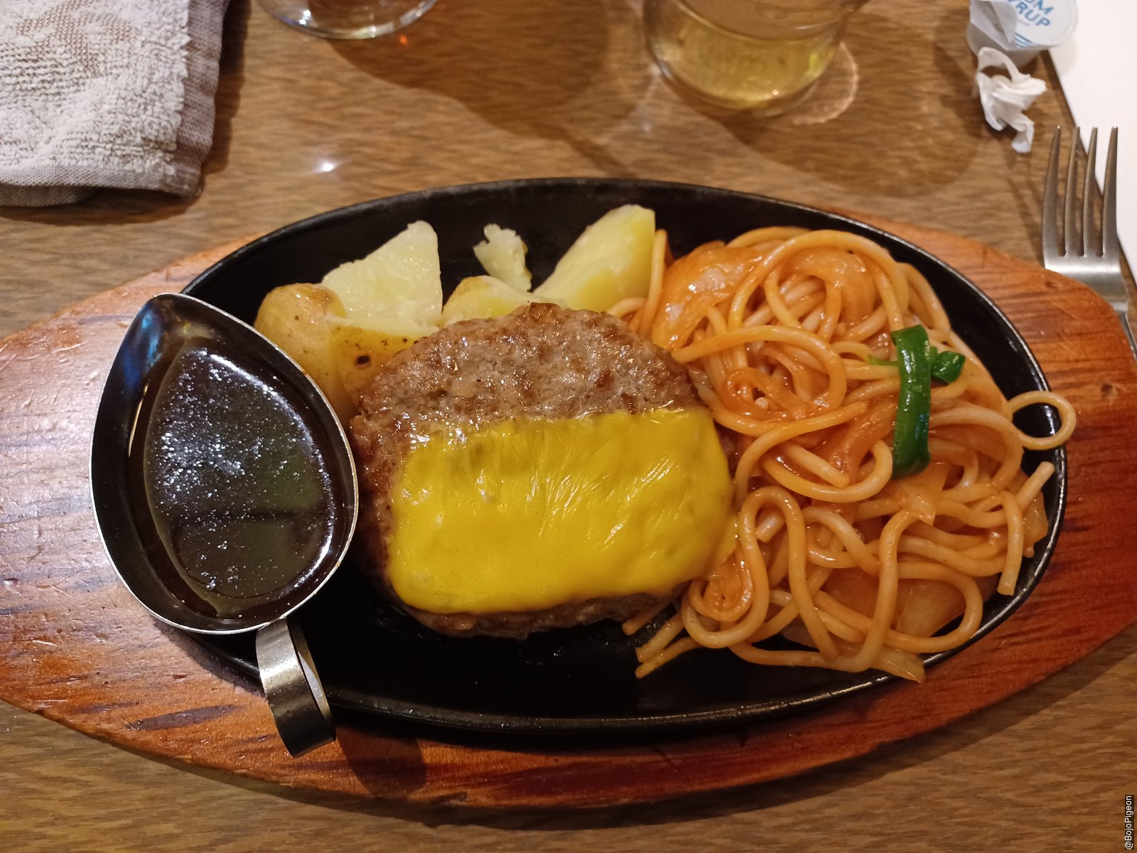 Niku no Mansei Hamburg and Napolitan