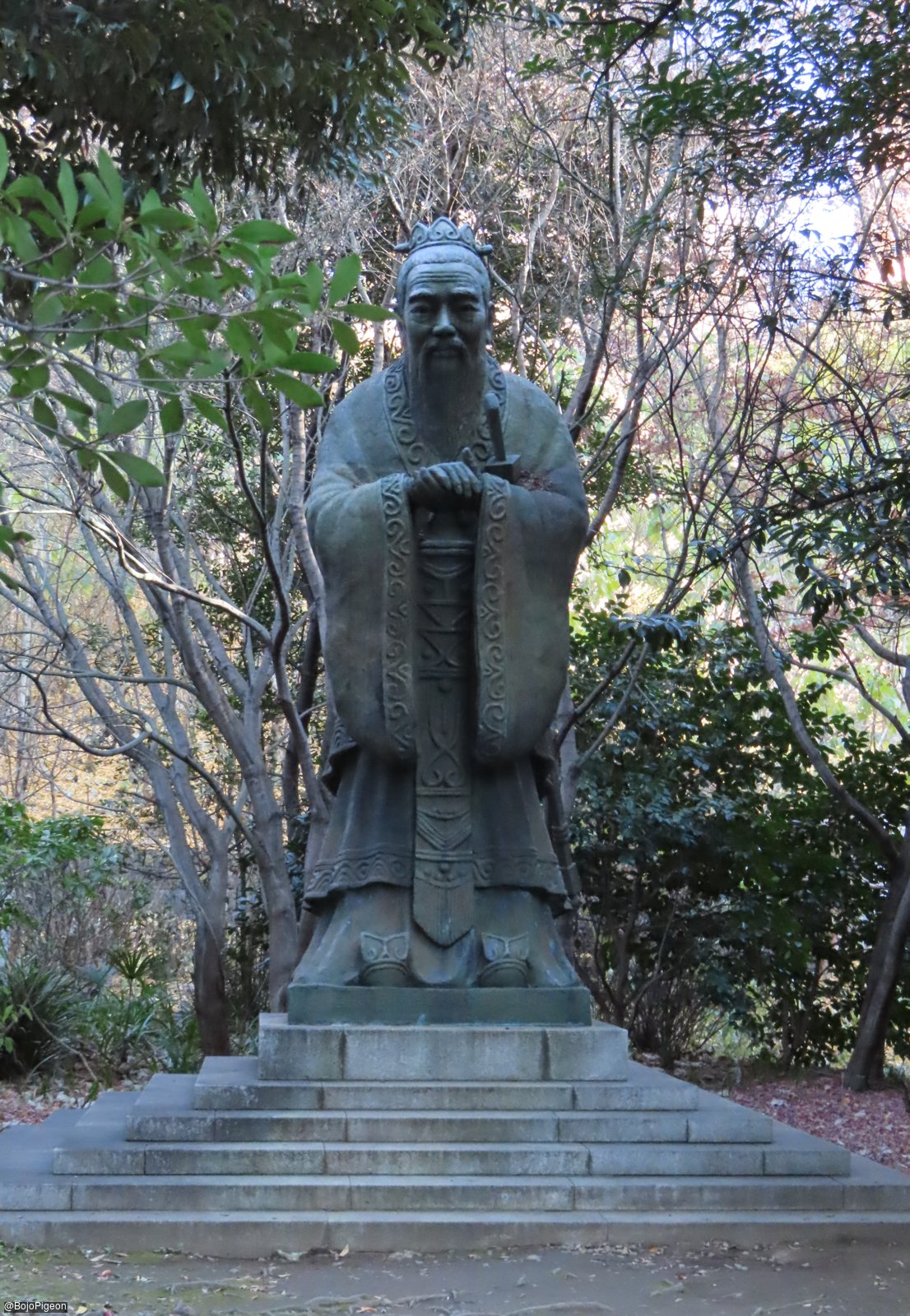Confucius statue at Yushima Seido